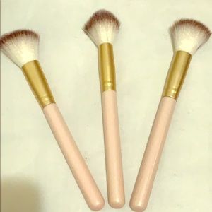 Makeup brushes